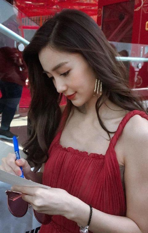 偶遇Angelababy香港吃火锅,邂逅Angelababy，共品香港火锅美味