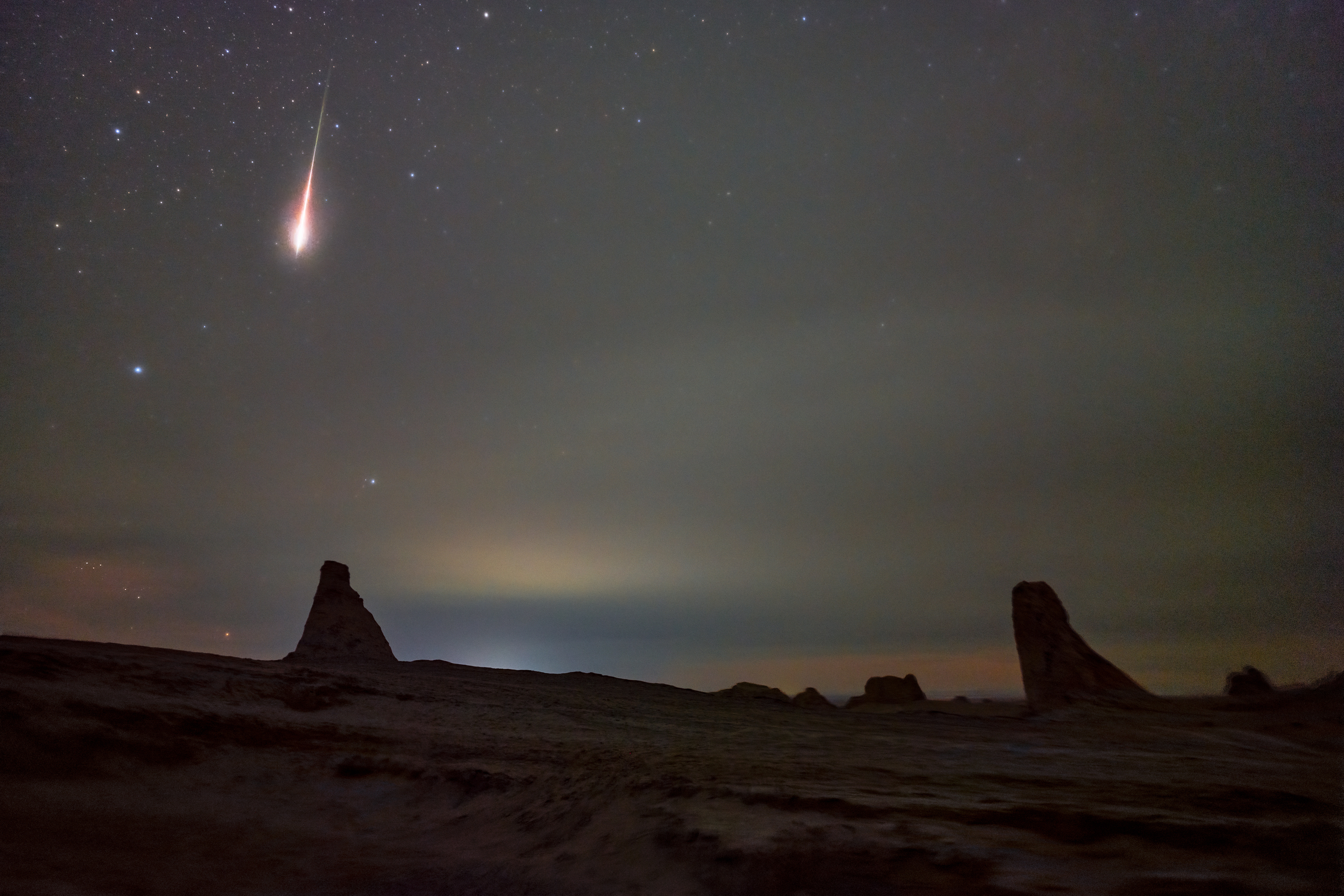 彗星,神秘流星划破夜空